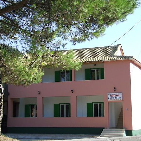Chalikias Rooms Asprogerakata Екстер'єр фото