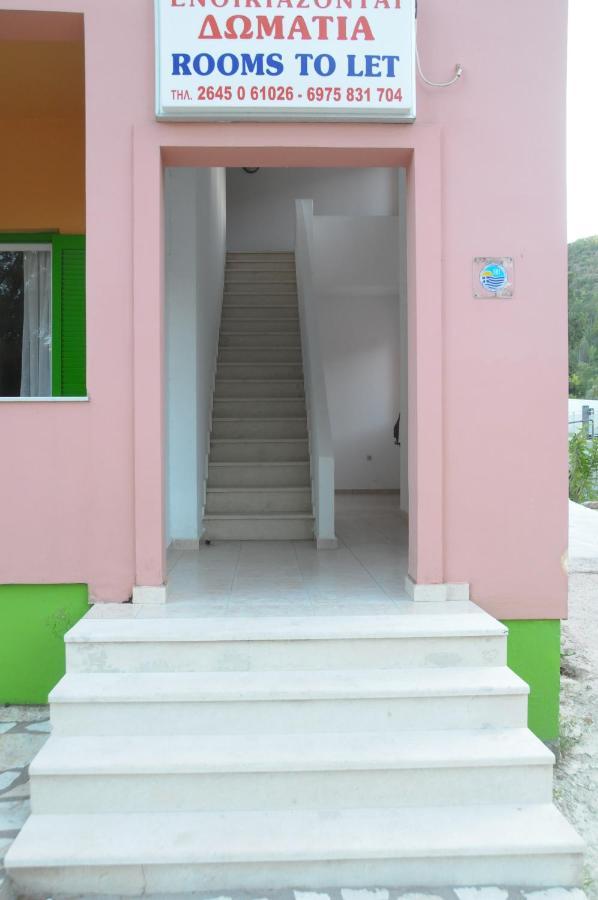 Chalikias Rooms Asprogerakata Екстер'єр фото