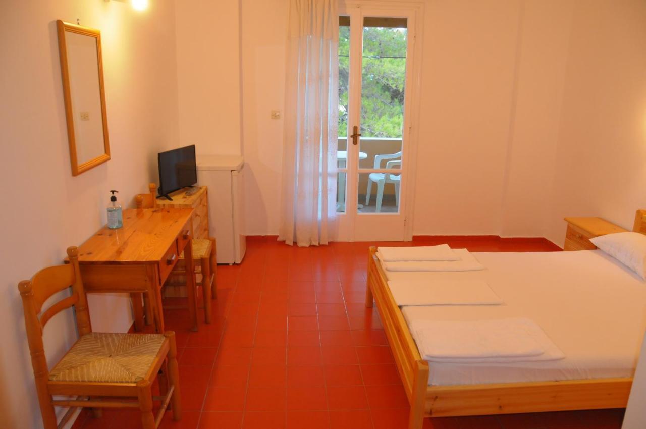 Chalikias Rooms Asprogerakata Екстер'єр фото