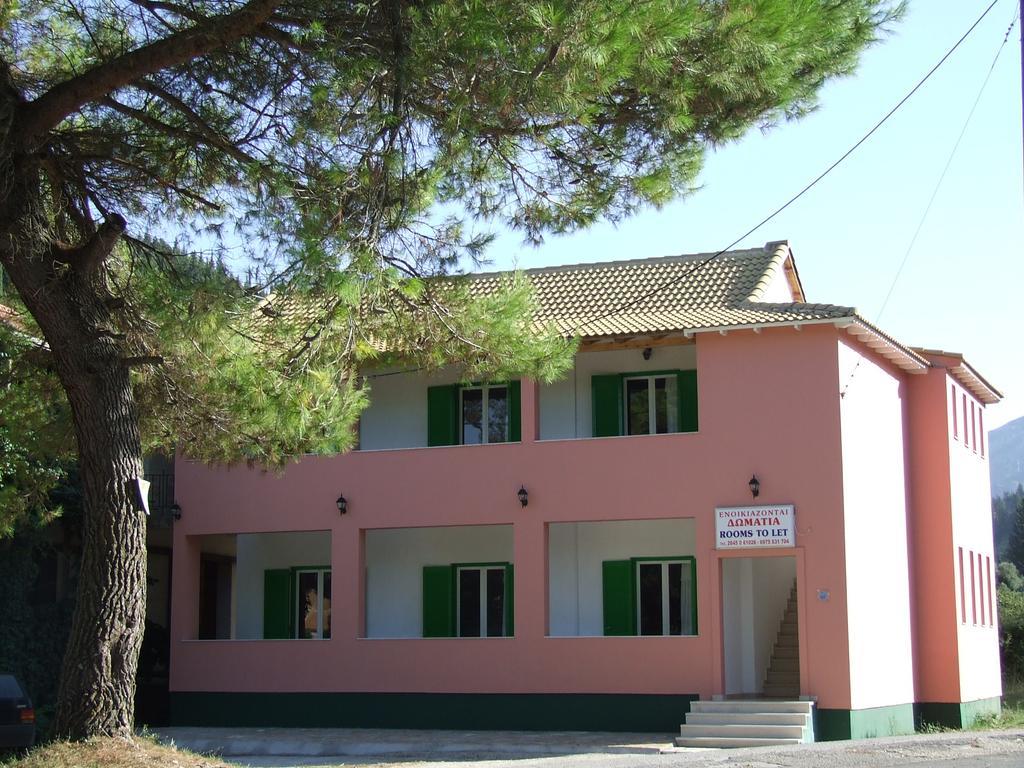 Chalikias Rooms Asprogerakata Екстер'єр фото